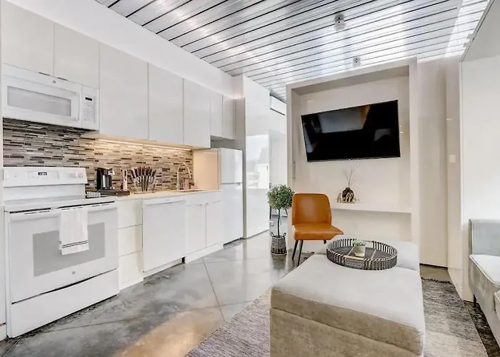 Kcm Mikros Smart Apartments 4